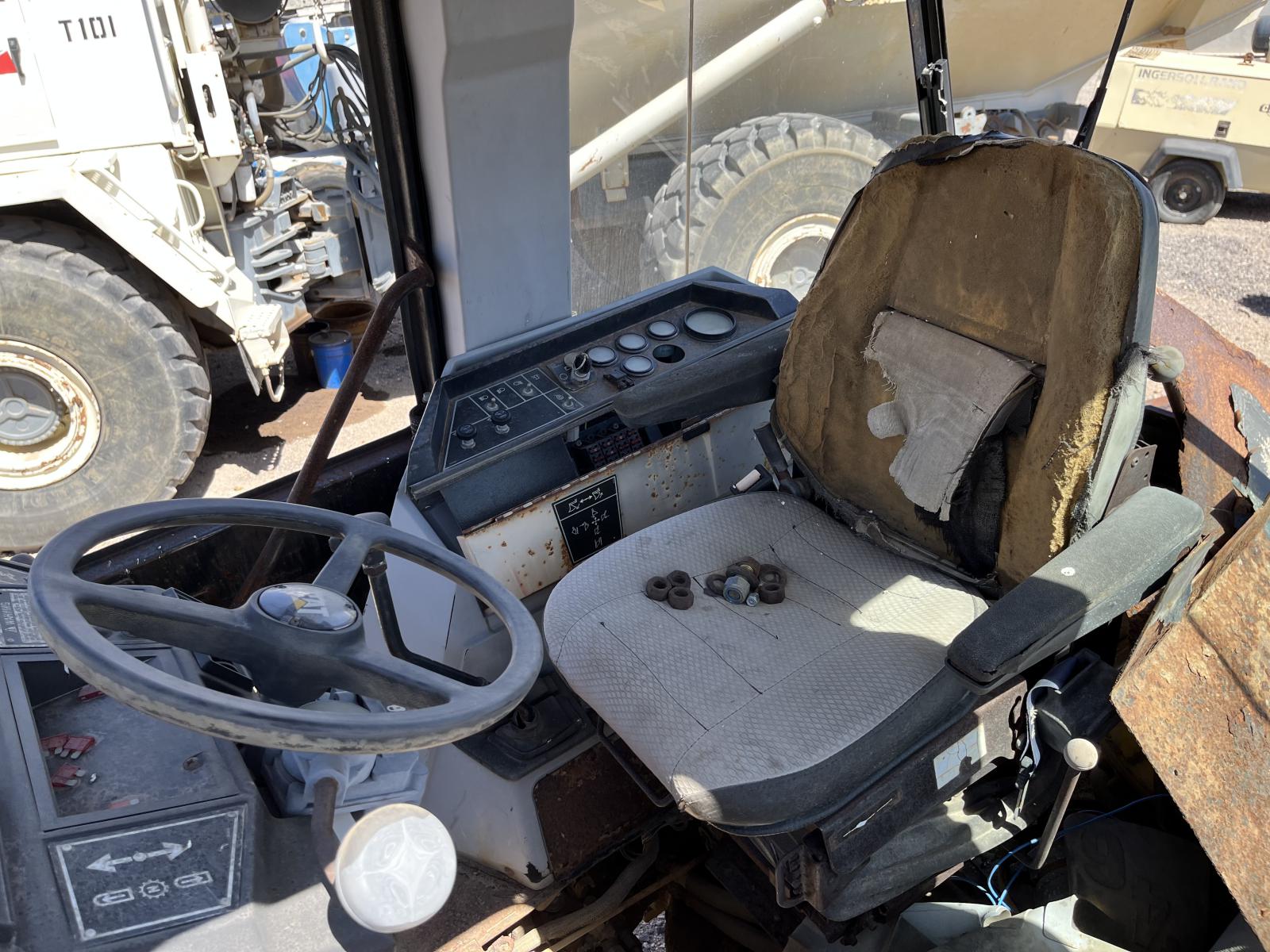 ./imagenes/INVOICE/2019/16531/RETROEXCAVADORA CATERPILLAR 446B (2).JPG